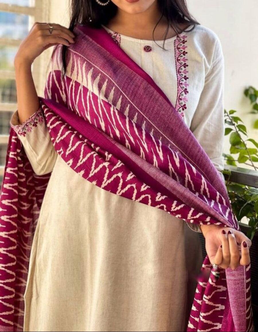 Kurta Blanc Rose Dupatta